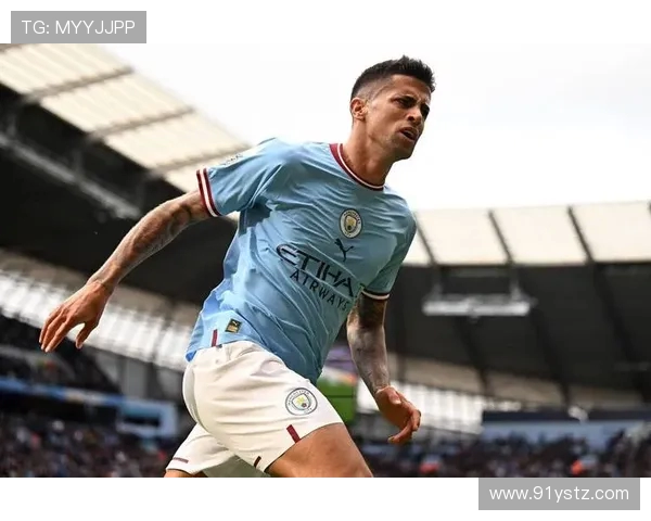 坎塞洛：从边缘球员到足坛明星的华丽转身与职业生涯的精彩瞬间