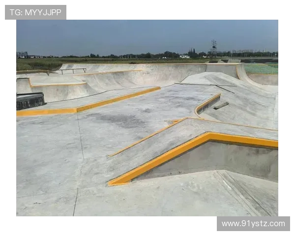 重庆滑板队的灵活性揭秘：滑板巨献带你领略极限运动的魅力与激情